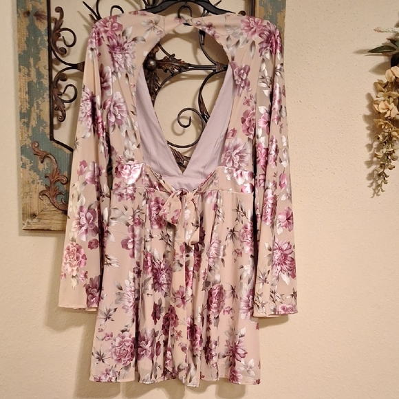 Show Me Your MuMu Floral Long Sleeve Dress. Excellent Condition NWOT Size MEDIUM - Picture 10 of 13